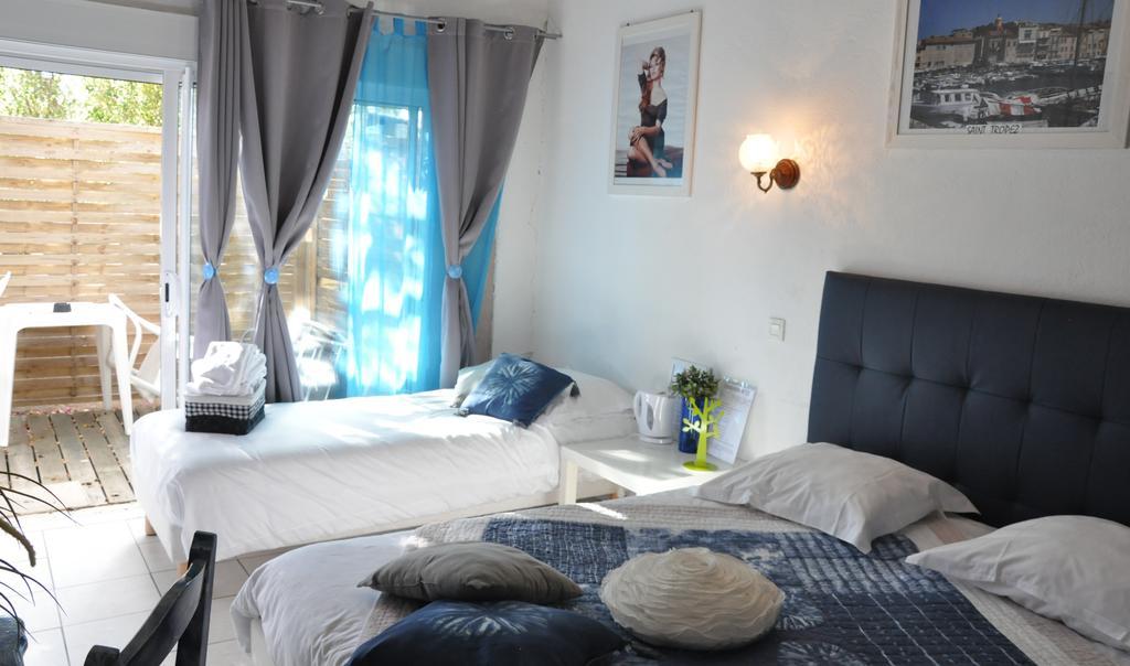 Hotel Les Mimosas Борм-ле-Мимоза Номер фото